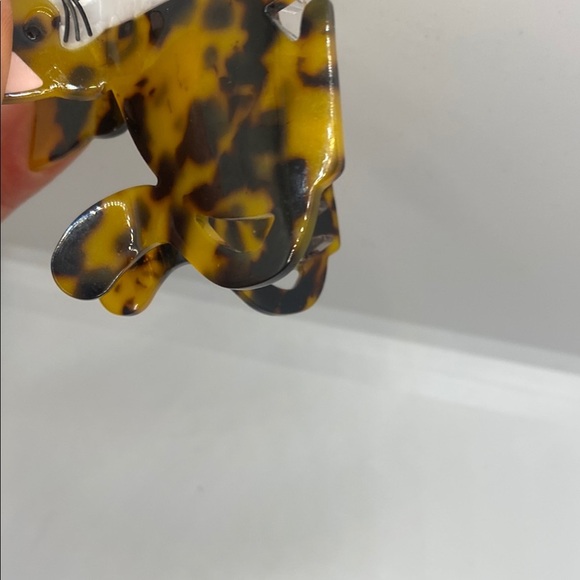 Tortoise Shell Kitty Cat Hair Clip - Picture 3 of 11